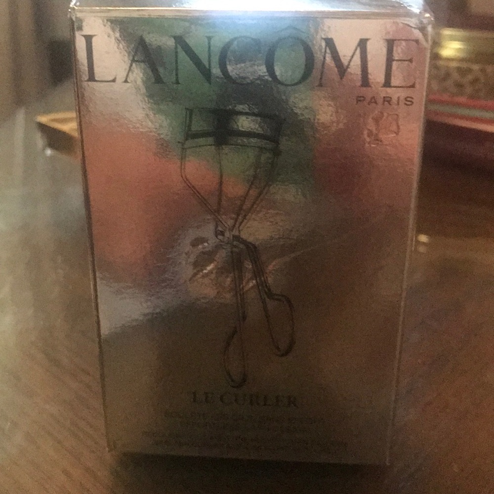 Eyelash curler by Lancôme